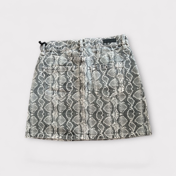 BLANK NYC "Jane" A-Line High Rise Mini Skirt Snake Along Size 25 NWT - Picture 6 of 8